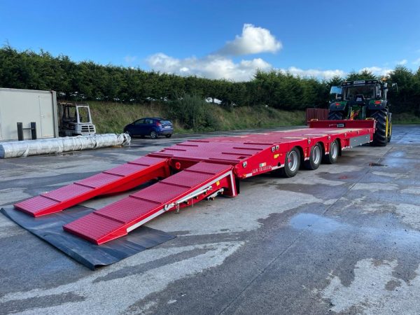 low loader with ramps down
