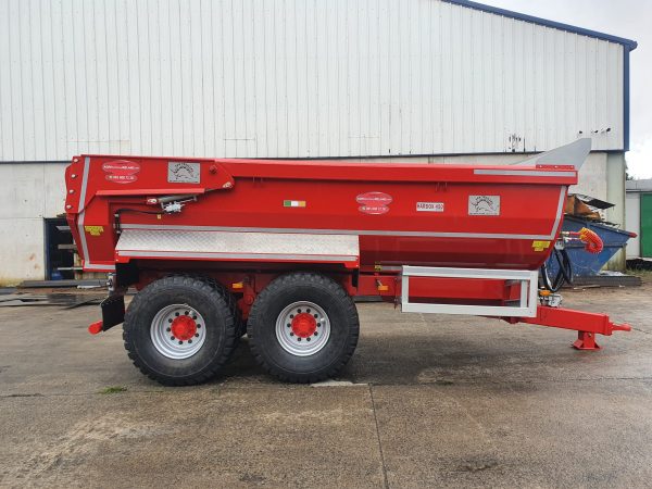 side view red 18 ton dump trailer