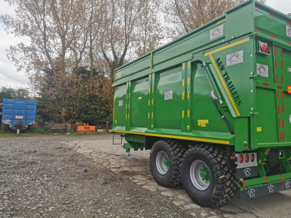 green silage trailer